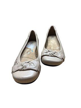 Clarks  Size 10 Womens Nude Slip On Flats With Bow Accent Perforated Design